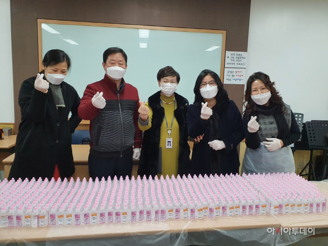 (5)_장수서창동_손소독제배부1