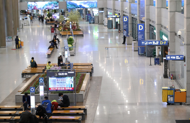 한산한 인천공항 입국장