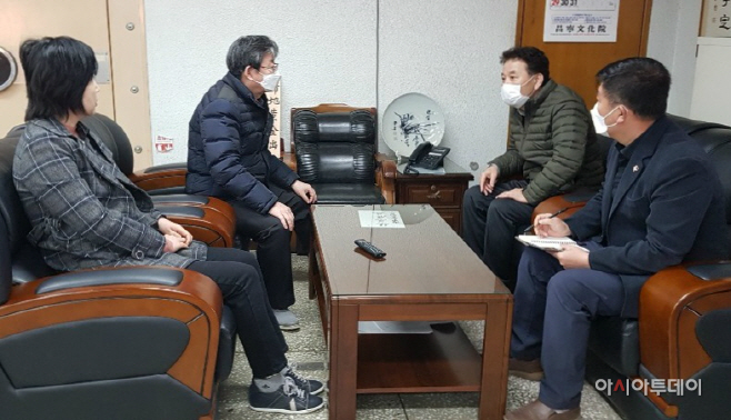마스크 대란 효율적 대처로 주민 칭송 자자 (1)