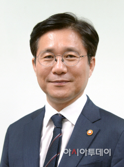 성윤모 산업통상자원부장관