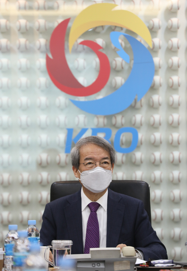 KBO 정규리그 개막 시점 논의<YONHAP NO-3136>