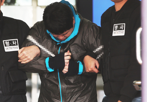 이희진 부모살해 피의자 김다운 검찰 송치<YONHAP NO-3847>