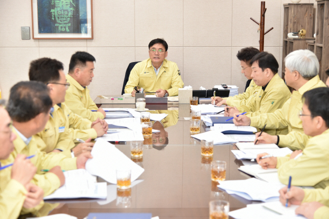 청송군, 코로나19 민생경제 살리기 총력) (1)