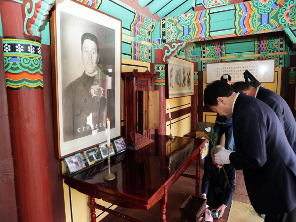 해동사 안중근의사 위패