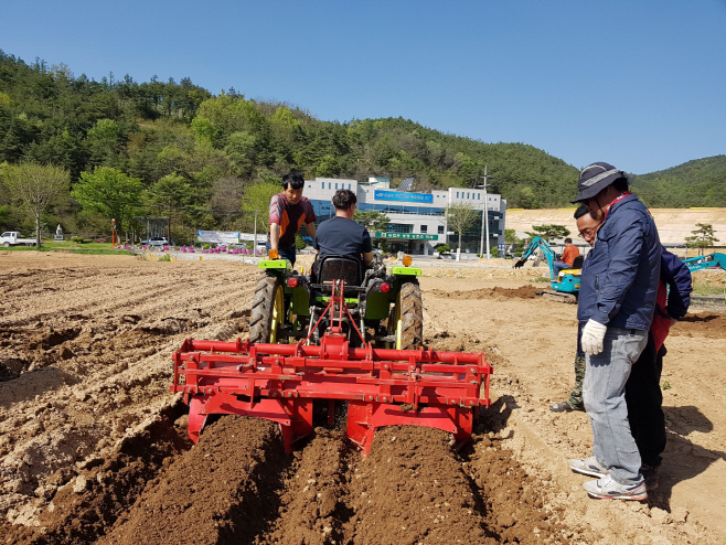 청송군, 영농철 ‘농작업대행 서비스’ 신청 접수)