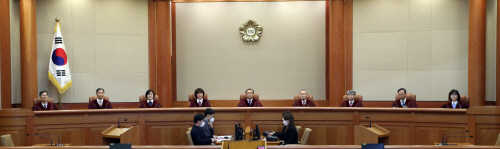 헌법소원 선고 착석한 재판관들