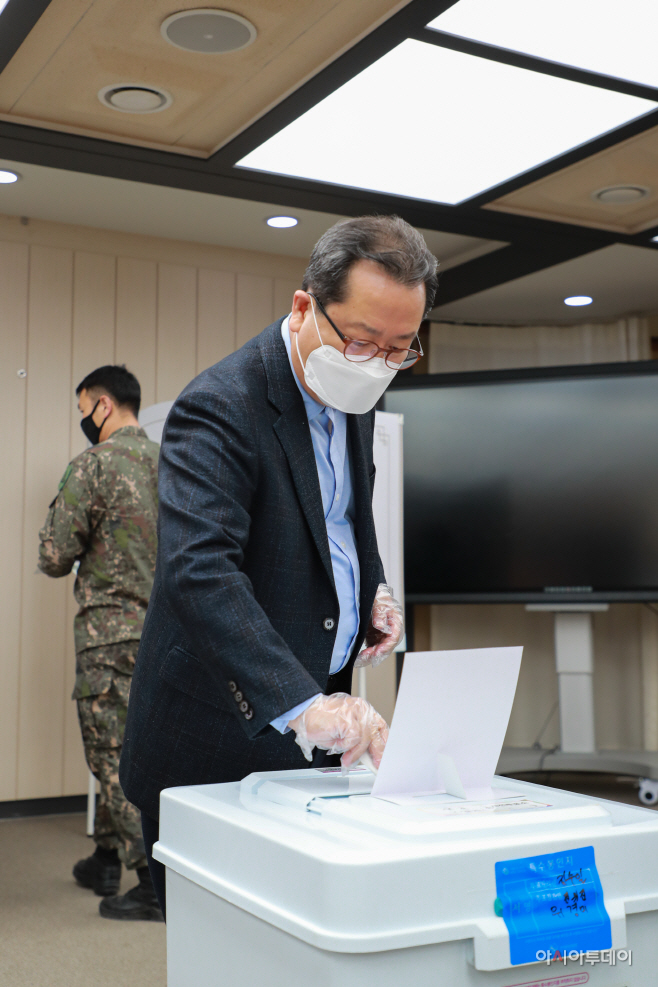 조광한 남양주시장, 21대 총선 사전투표 실시