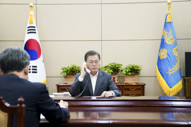 문 대통령, 빌 게이츠 이사장과 통화