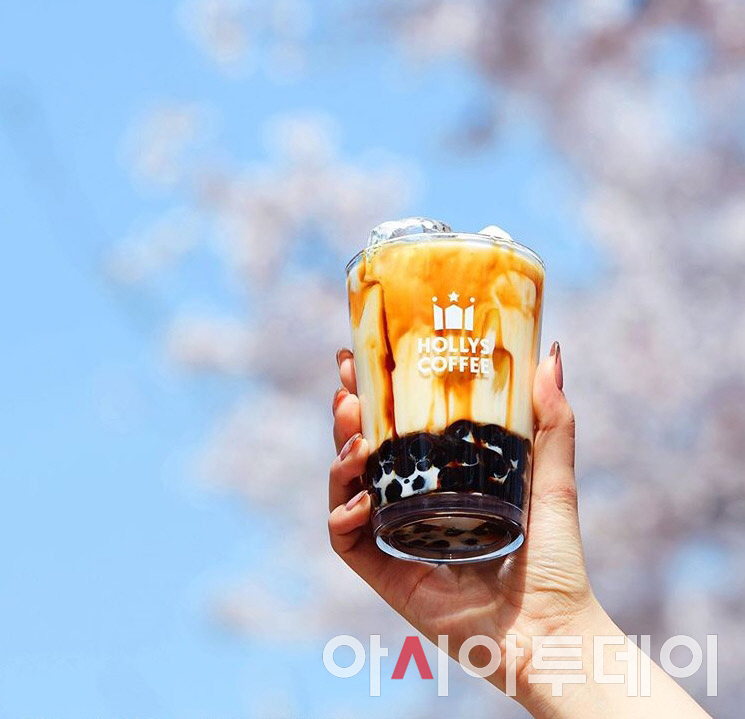 할리스커피, 정통 흑당의 맛 느낄 수 있는 '흑당 버블 라떼' 출시 - 아시아투데이