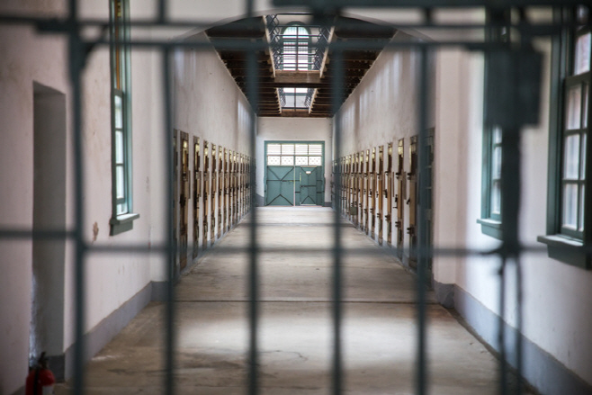 동남아시아 교도소가 코로나19의 폭발적 감염을 우려해야할 처