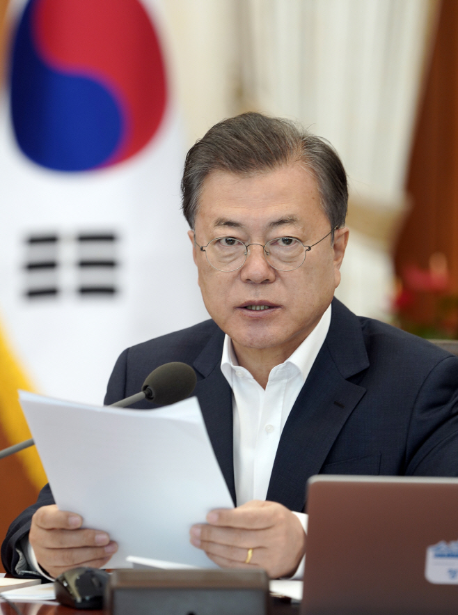 발언하는 문 대통령
