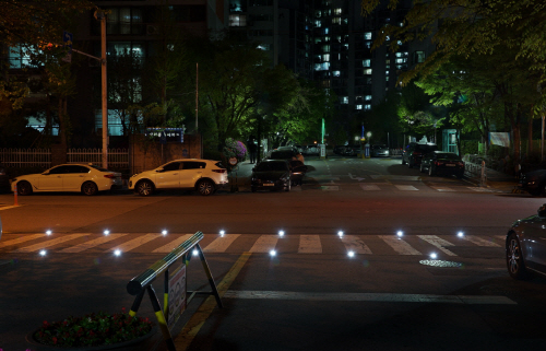 20200429[홍보디지털과]활주로형 횡단보도 설치(사진2)