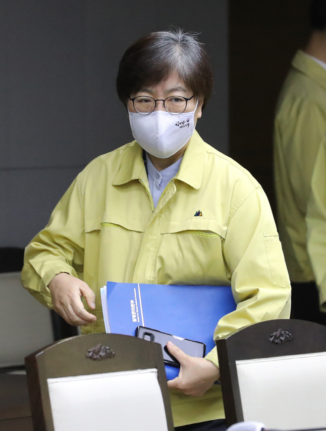 중대본 회의 참석하는 정은경 본부장<YONHAP NO-2179>