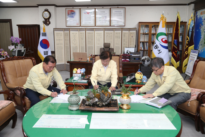 긴급재난지원금_기부권영세_안동시장(가운데))