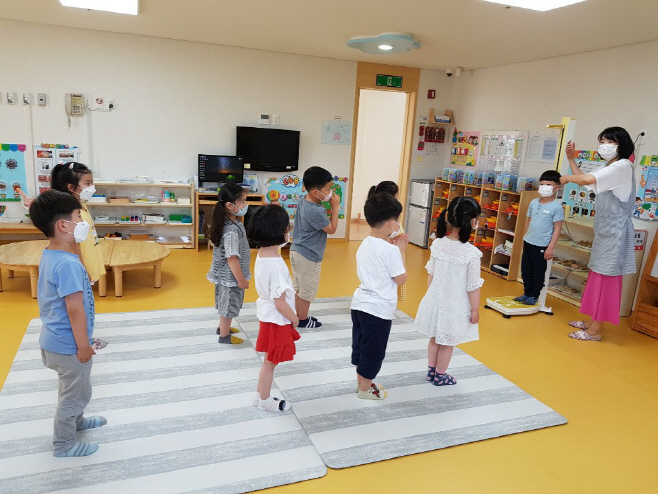 울진군, 어린이집 생애 최초 입학축하금 지원1