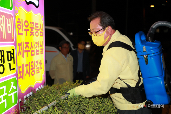 동양하루살이 퇴치 위해 할 수 있는 모든 일 총동원