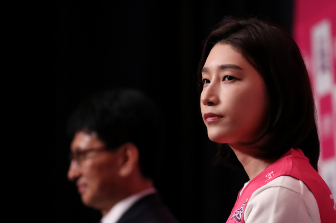 국내 복귀, 김연경의 각오<YONHAP NO-3815>