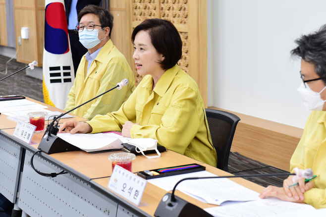 학교 방역 관련 발언하는 유은혜 부총리