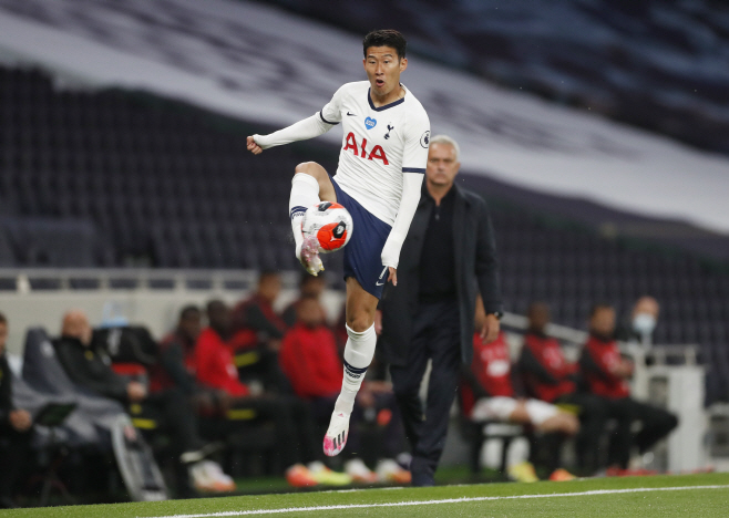 SOCCER-ENGLAND-TOT-MUN/REPORT <YONHAP NO-0632> (REUTERS)