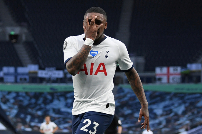 SOCCER-ENGLAND-TOT-MUN/REPORT <YONHAP NO-1798> (REUTERS)