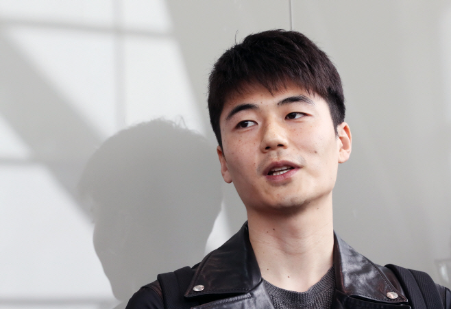 기성용, 스페인 출국 전 인터뷰<YONHAP NO-2404>