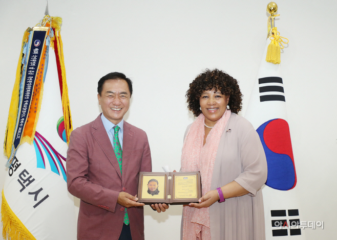 남아프리카공화국 대사 평택 명예시민 됐다
