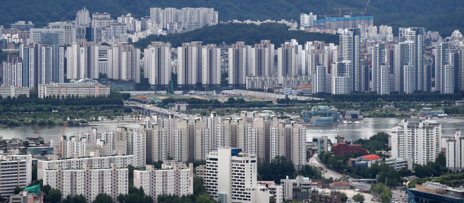 서울 아파트값 상승폭 둔화, 전세난은 심화