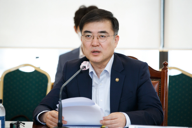 발언하는 손병두 부위원장<YONHAP NO-2926>