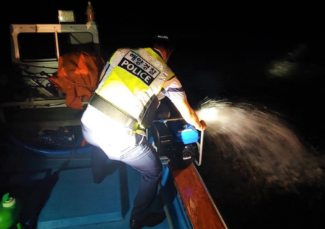 회진항 내 침수선박 발생