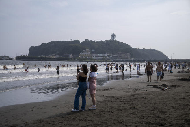 Virus Outbreak Japan Daily Life <YONHAP NO-2974> (AP)