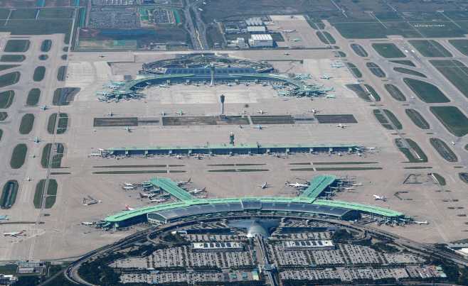 개항 18주년 맞은 인천공항<YONHAP NO-2863>