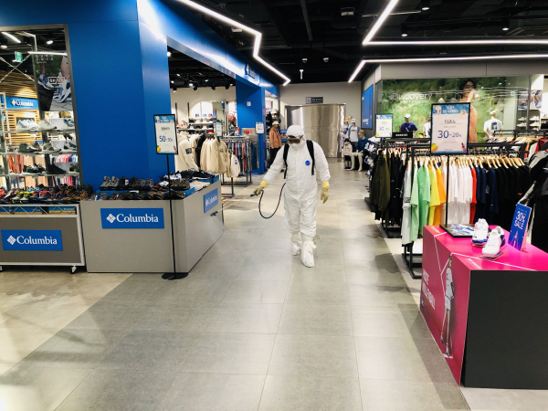 <속보>순천 44번 확진자, 광양 대형매장서 3일간 근무...매장폐쇄