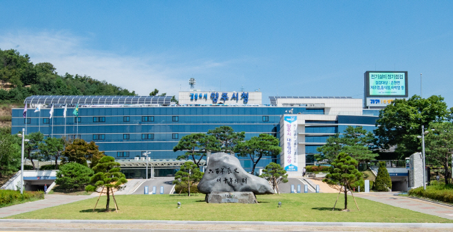 지난 23일 본청 소속 직원이 코로나19에 확진됨에 따라 시는 본