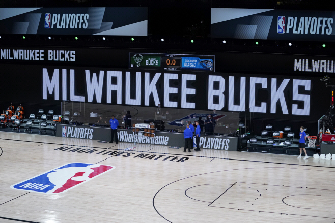 APTOPIX Magic Bucks Basketball <YONHAP NO-1315> (AP)