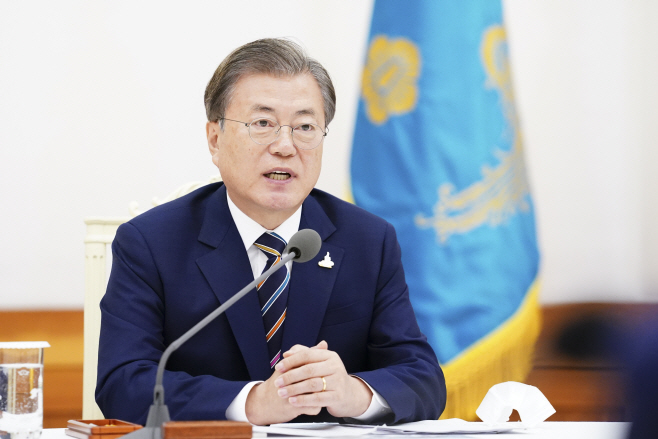 문 대통령, 개신교 지도자들과 간담회
