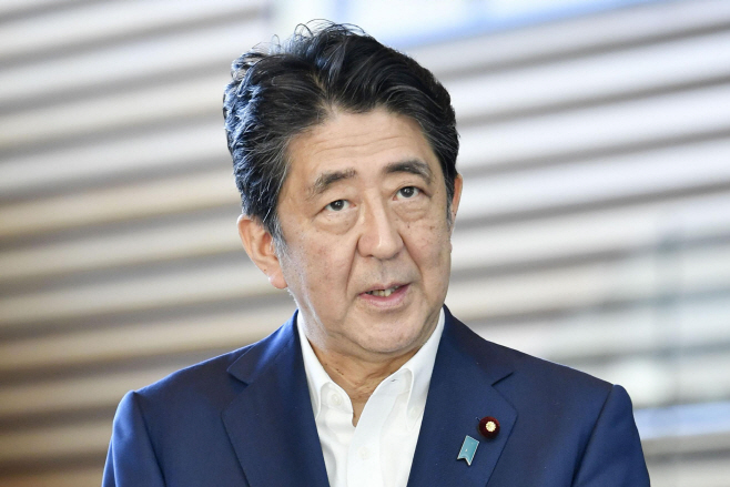 Japan Prime Minister Health <YONHAP NO-3126> (AP)