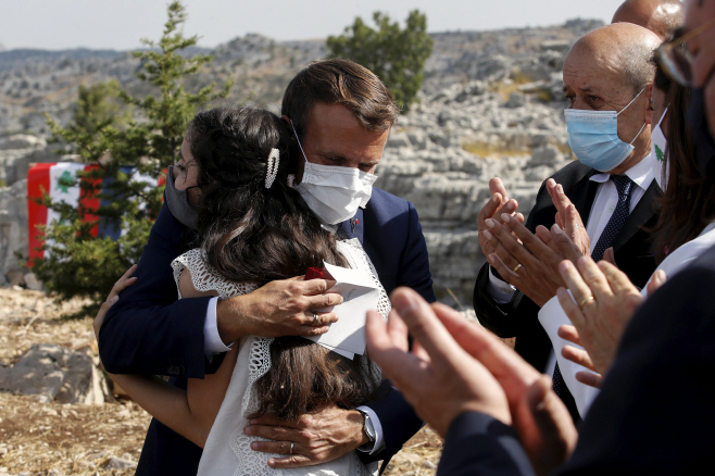 Lebanon Explosion France <YONHAP NO-3935> (AP)