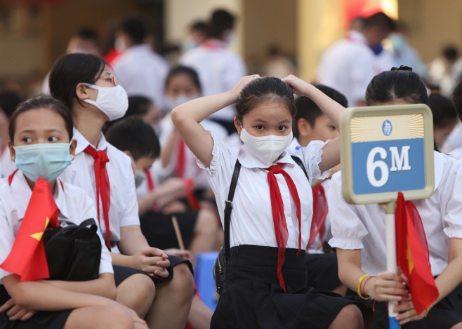 VIETNAM-SCHOOL OPENING-COVID-19 <YONHAP NO-4466> (XINHUA)