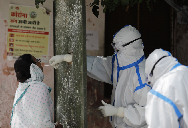 Virus Outbreak India <YONHAP NO-3762> (AP)