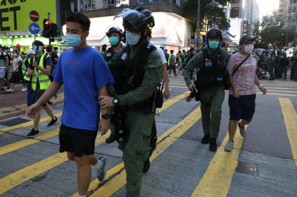 다시 시작 된 홍콩 시위, 하루 사이 298명 체포