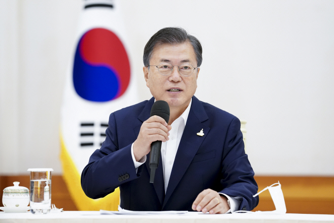 발언하는 문 대통령