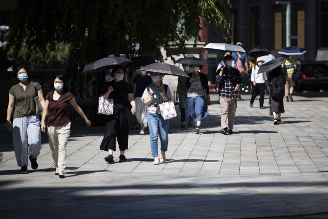 Virus Outbreak Japan Daily Life <YONHAP NO-3843> (AP)