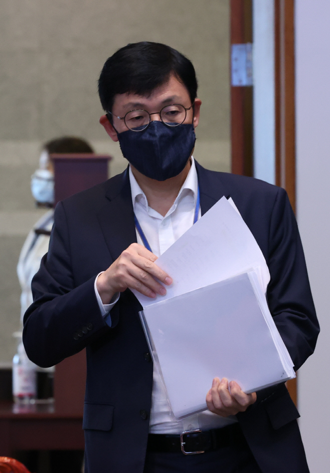 수석·보좌관 회의 참석하는 이호승 경제수석