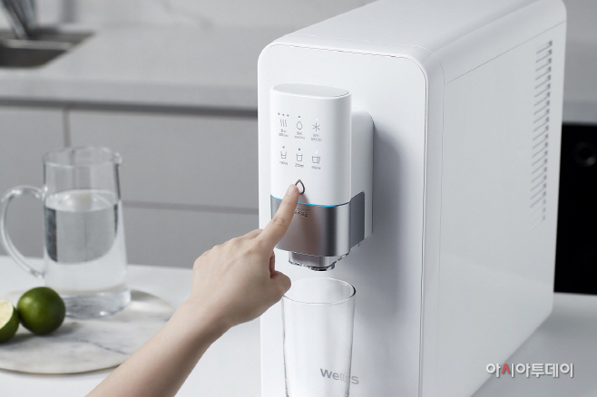 [사진자료] 웰스tt UV+ 정수기_조작부 확대