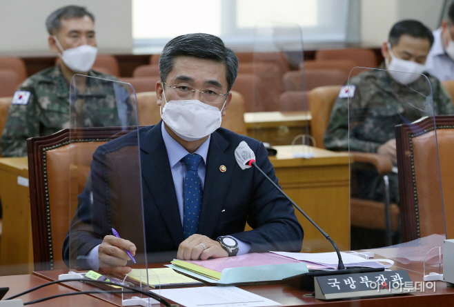 [포토] 긴급현안보고 출석한 서욱 장관