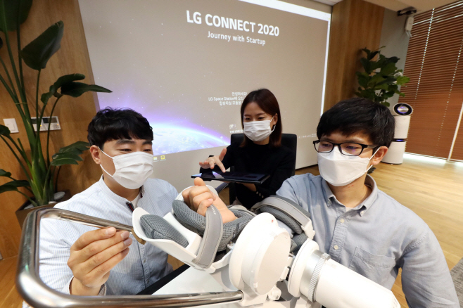 LG