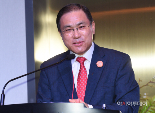 [포토]언론부문 수상 소감 밝히는 선상신 아시아투데이 사장