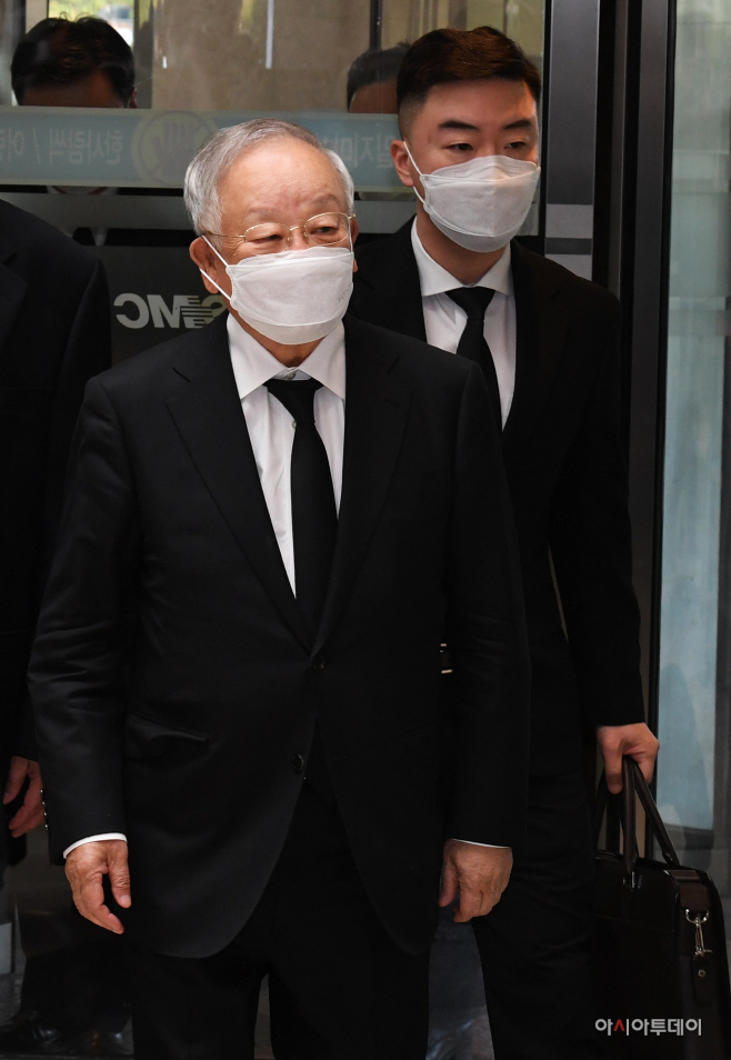 [포토]고 이건희 회장 빈소 찾은 손경식 한국경영자총협회 회장