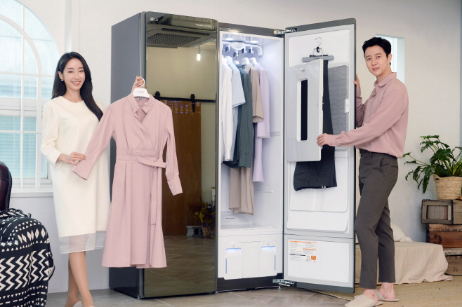 [사진1] LG 트롬 스타일러 블랙에디션2 모델사진