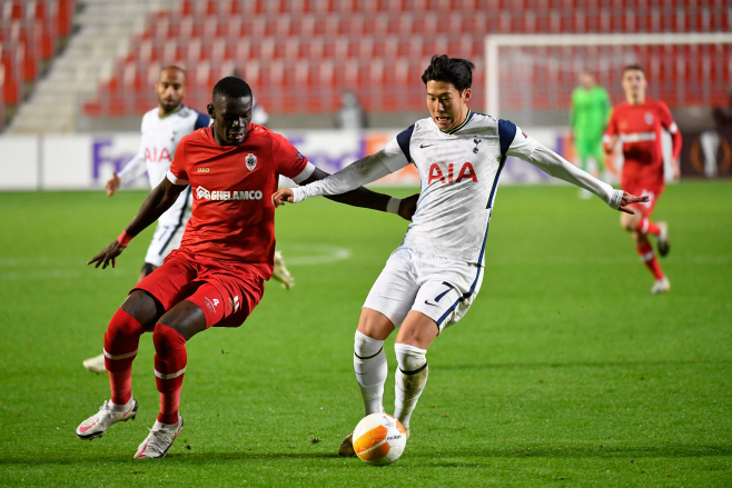FBL-EUR-C3-ANTWERP-TOTTENHAM <YONHAP NO-1475> (AFP)